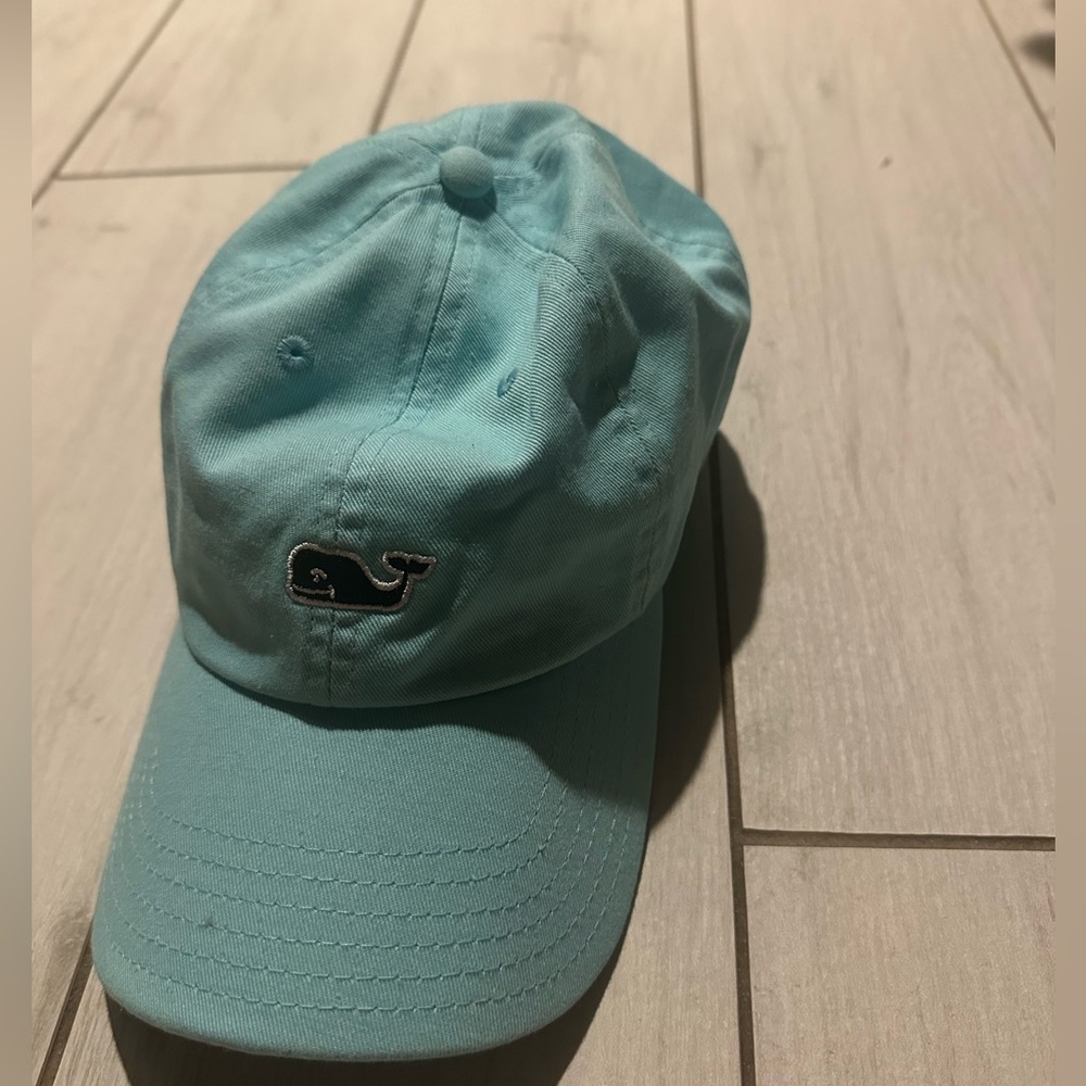 Never worn light blue vineyard vines hat